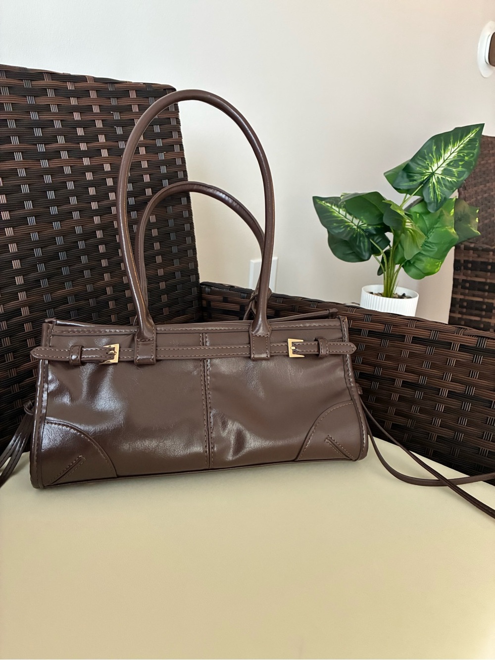 Classic Brown Shoulder Bag - Sleek Elegant
